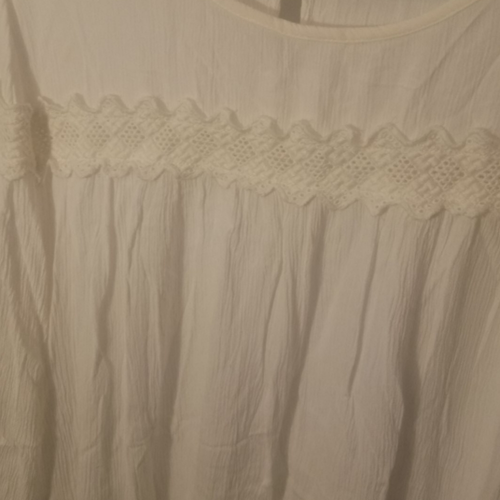 Old Navy Flowing White Top - Picture 3 of 4
